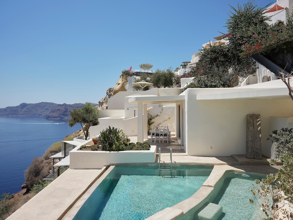Andronis Luxury Suites — Swimming pool in Oia, South Aegean