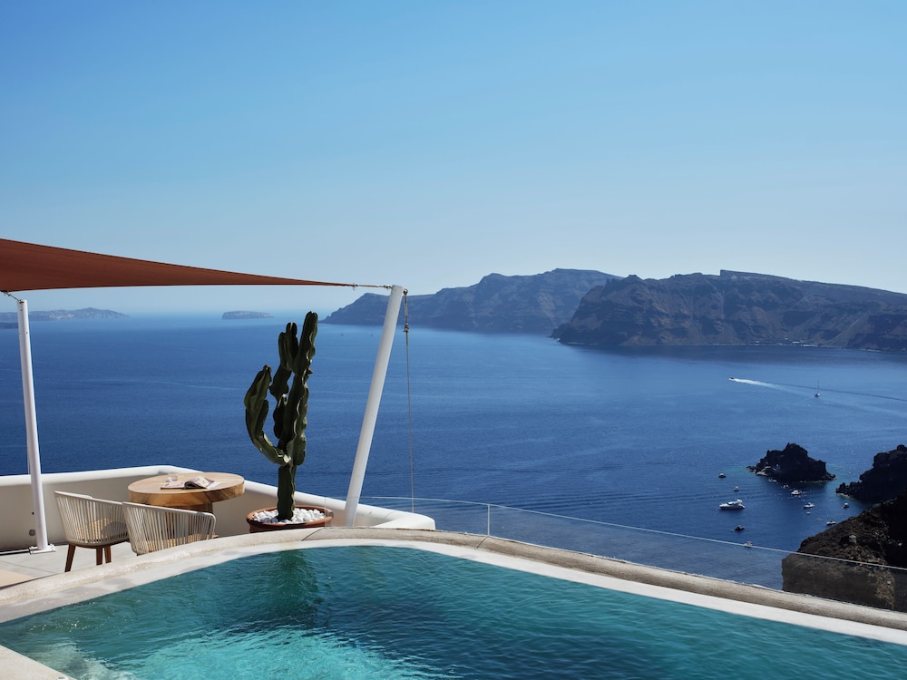 Andronis Luxury Suites — Swimming pool in Oia, South Aegean