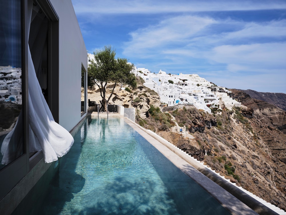 Andronis Luxury Suites — Swimming pool in Oia, South Aegean