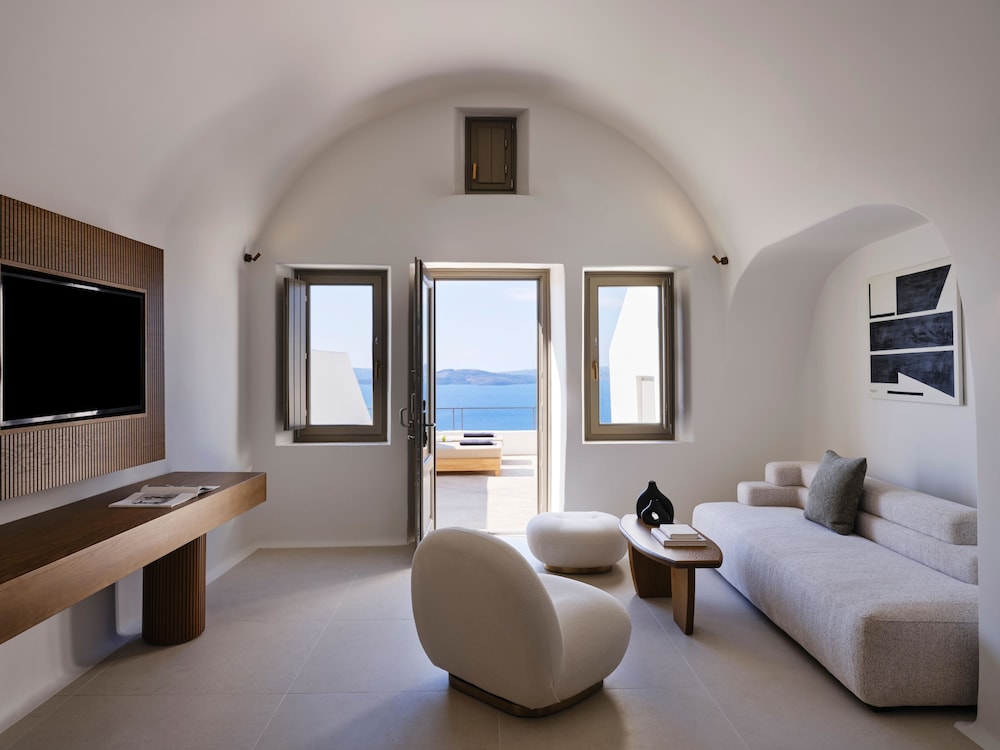 Andronis Luxury Suites — Hotel rooms in Oia, South Aegean