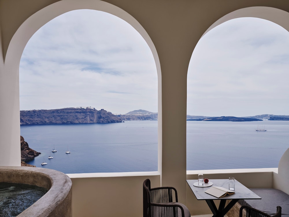 Andronis Luxury Suites — Hotel rooms in Oia, South Aegean