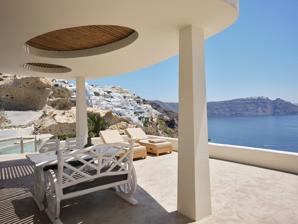 Andronis Luxury Suites — Hotel building in Oia, South Aegean