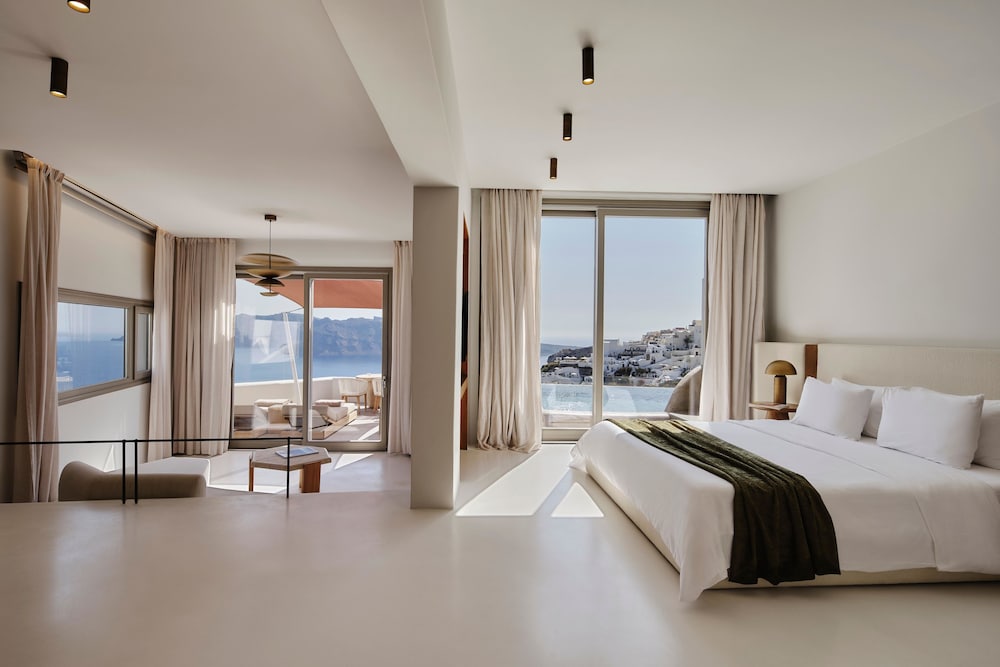 Andronis Luxury Suites — Hotel rooms in Oia, South Aegean