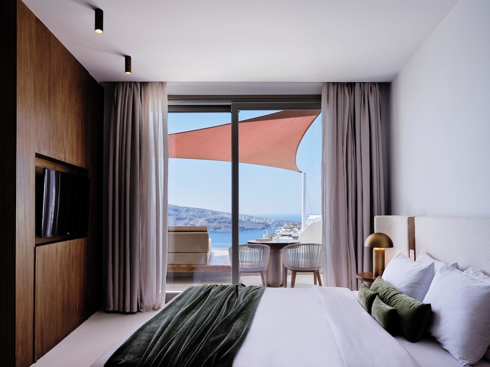 Andronis Luxury Suites — Hotel rooms in Oia, South Aegean