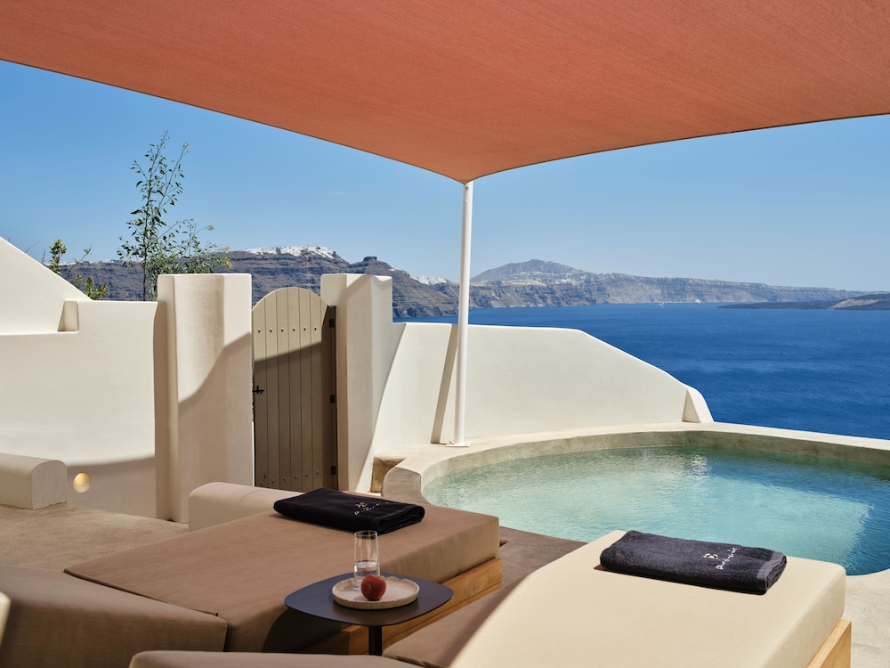 Andronis Luxury Suites — Swimming pool in Oia, South Aegean