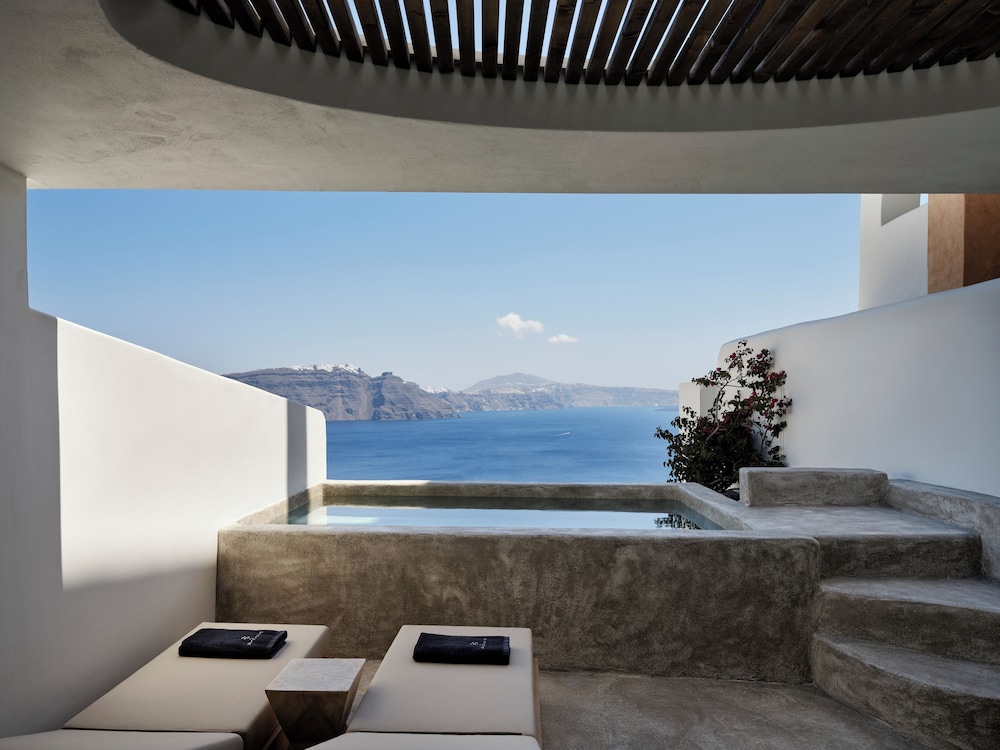 Andronis Luxury Suites — Hotel rooms in Oia, South Aegean