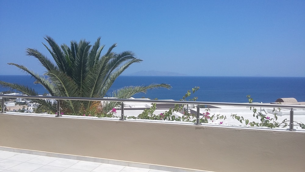 Hotel Antinea Suites & SPA — Hotel building in Kamari, South Aegean