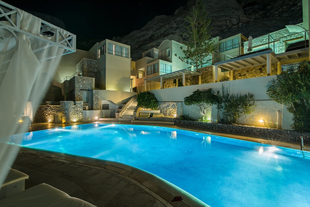 Hotel Antinea Suites & SPA — Swimming pool in Kamari, South Aegean