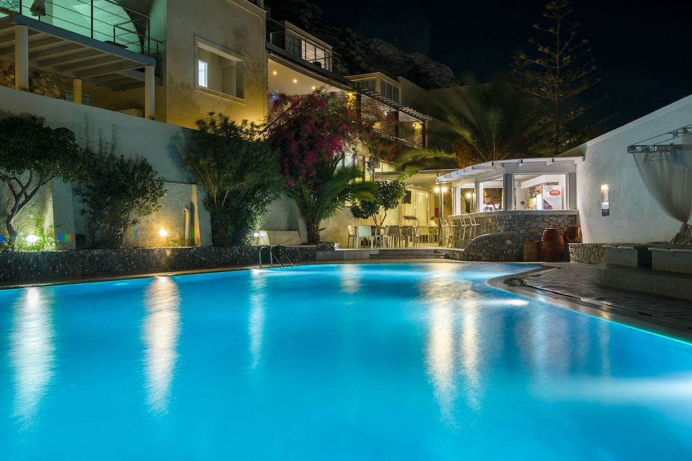 Hotel Antinea Suites & SPA — Swimming pool in Kamari, South Aegean