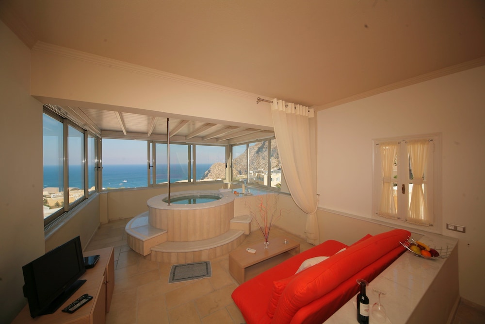Hotel Antinea Suites & SPA — Hotel rooms in Kamari, South Aegean