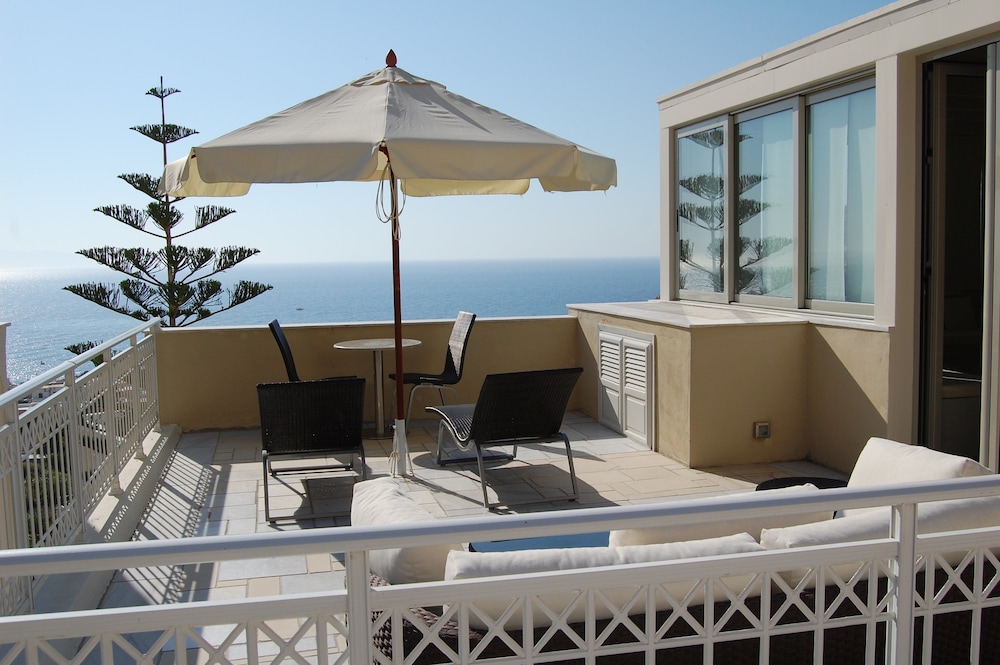 Hotel Antinea Suites & SPA — Hotel building in Kamari, South Aegean