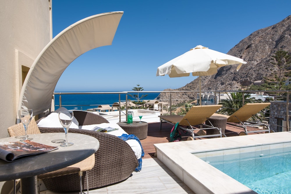 Hotel Antinea Suites & SPA — Swimming pool in Kamari, South Aegean