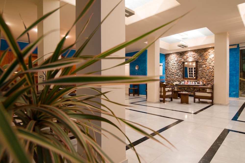 Hotel Antinea Suites & SPA — Hotel building in Kamari, South Aegean