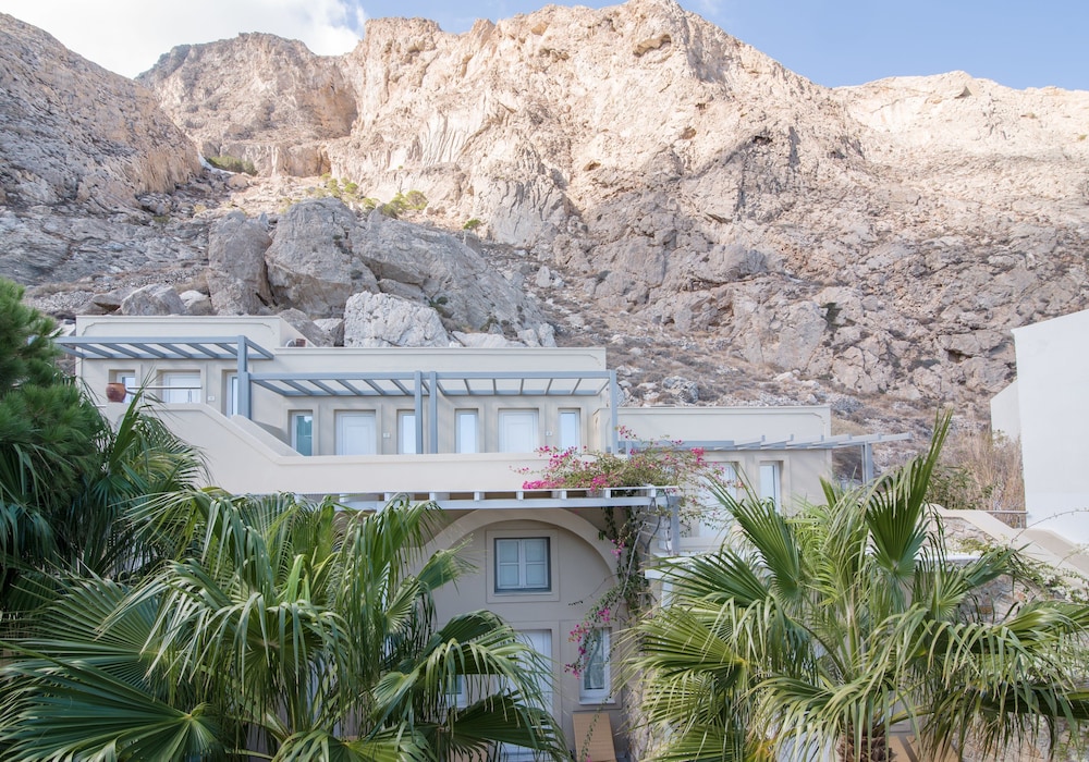 Hotel Antinea Suites & SPA — Hotel building in Kamari, South Aegean