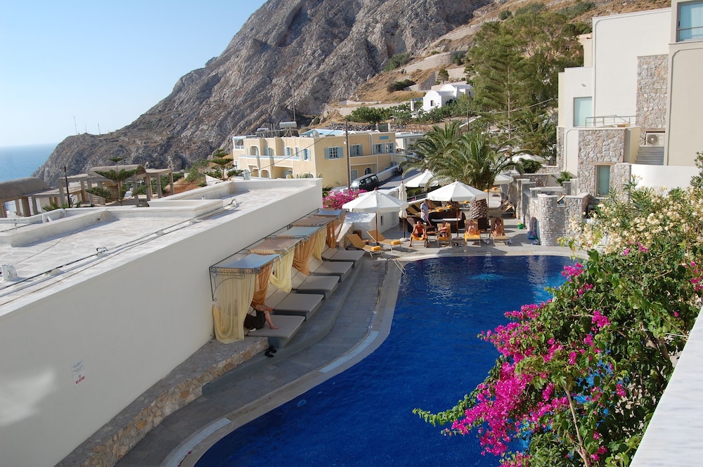 Hotel Antinea Suites & SPA — Swimming pool in Kamari, South Aegean