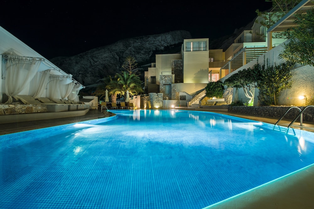 Hotel Antinea Suites & SPA — Swimming pool in Kamari, South Aegean