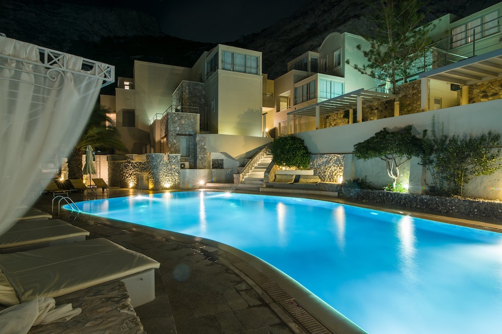 Hotel Antinea Suites & SPA — Swimming pool in Kamari, South Aegean