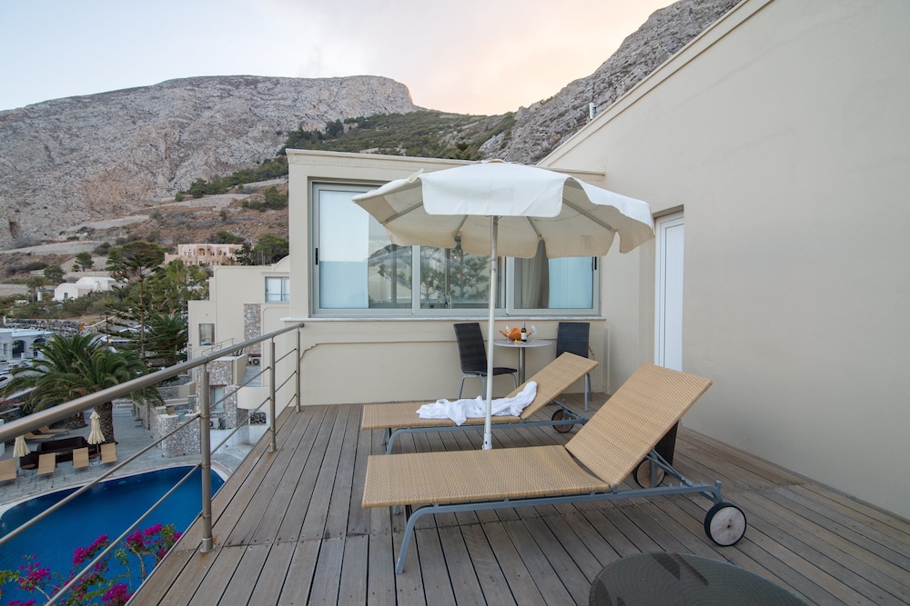 Hotel Antinea Suites & SPA — Hotel building in Kamari, South Aegean