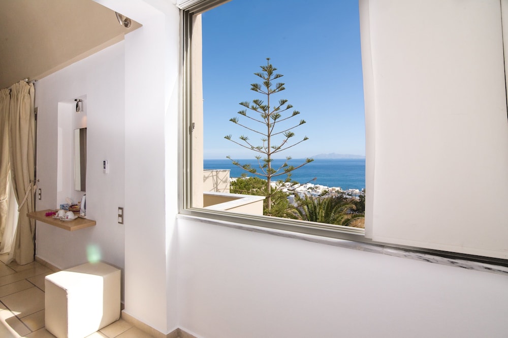 Hotel Antinea Suites & SPA — Hotel rooms in Kamari, South Aegean