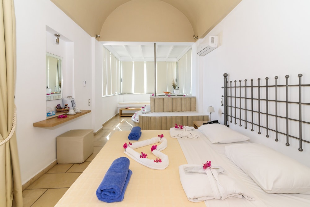 Hotel Antinea Suites & SPA — Hotel rooms in Kamari, South Aegean