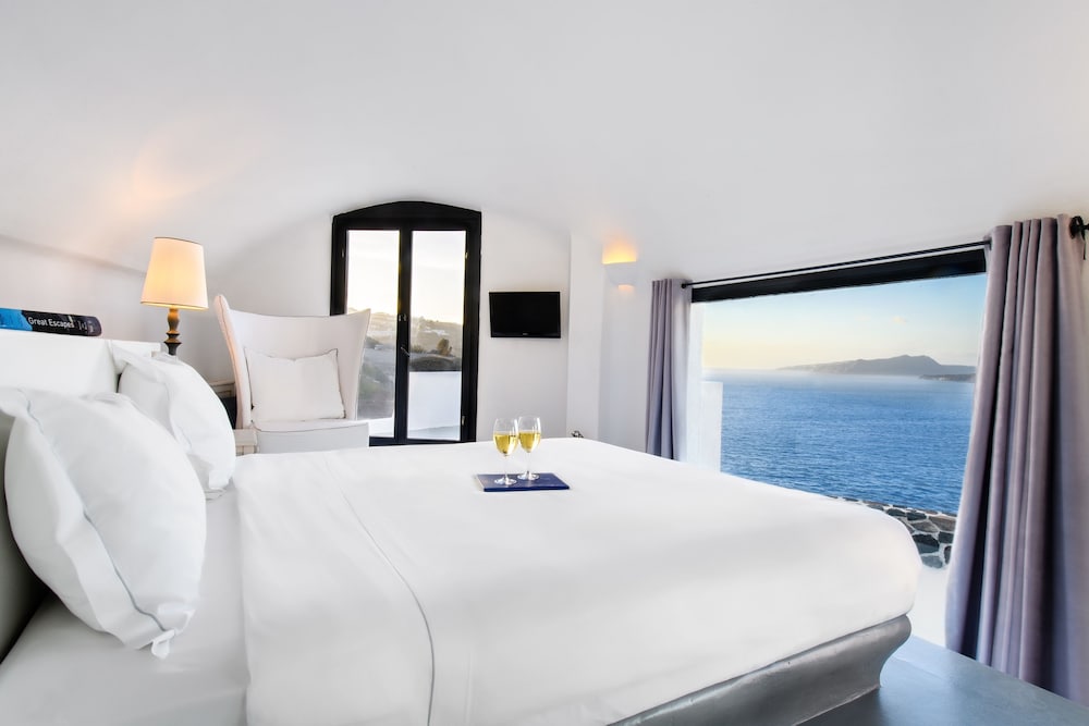 Grand Ambassador Santorini Hotel — Hotel rooms in Akrotiri, South Aegean