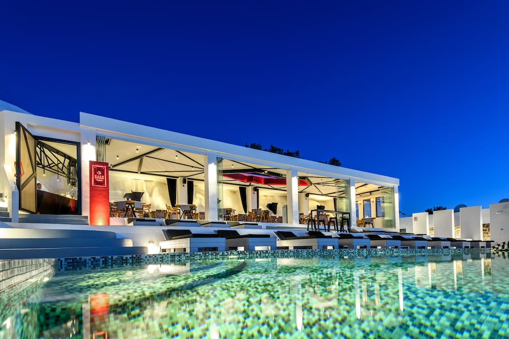 Grand Ambassador Santorini Hotel — Restaurant & bars in Akrotiri, South Aegean