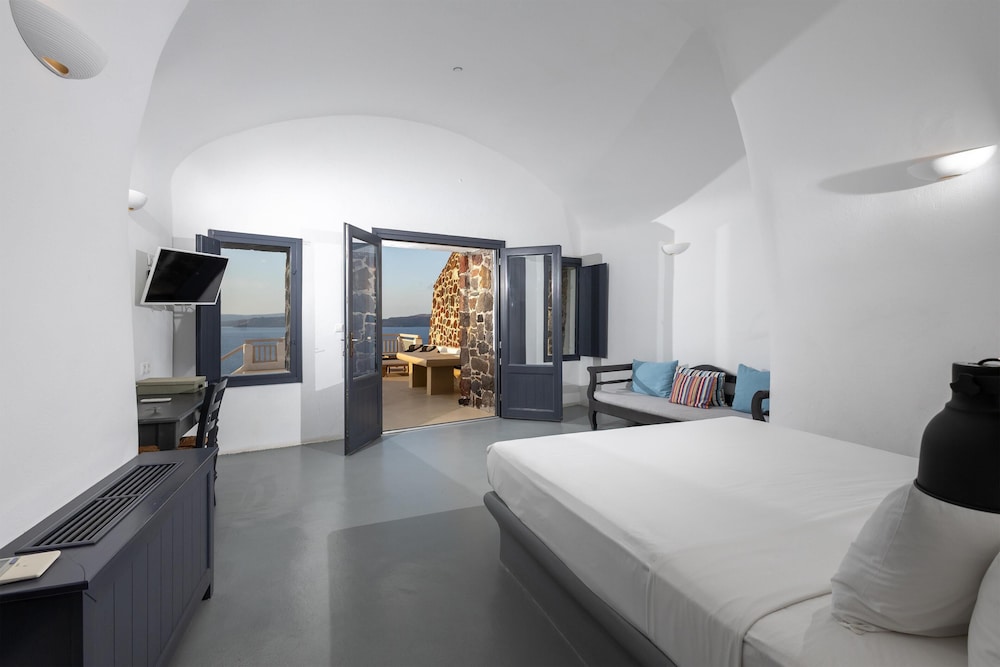 Grand Ambassador Santorini Hotel — Hotel rooms in Akrotiri, South Aegean