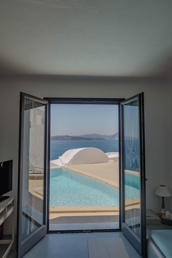 Grand Ambassador Santorini Hotel — Hotel rooms in Akrotiri, South Aegean