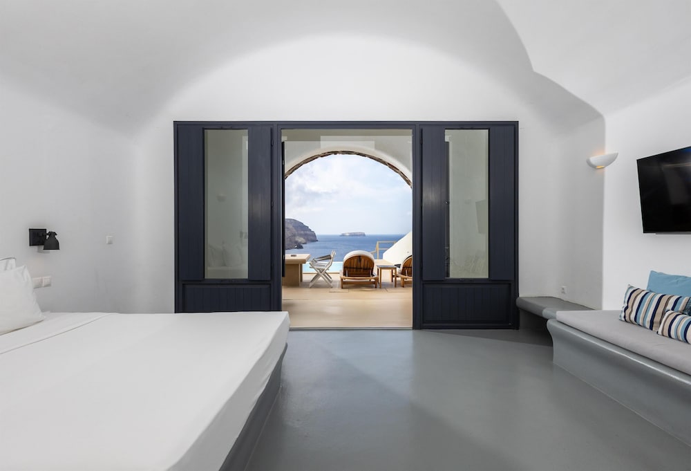 Grand Ambassador Santorini Hotel — Hotel rooms in Akrotiri, South Aegean