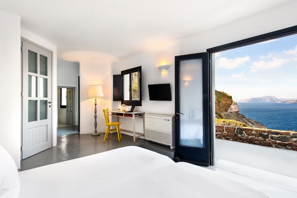 Grand Ambassador Santorini Hotel — Hotel rooms in Akrotiri, South Aegean