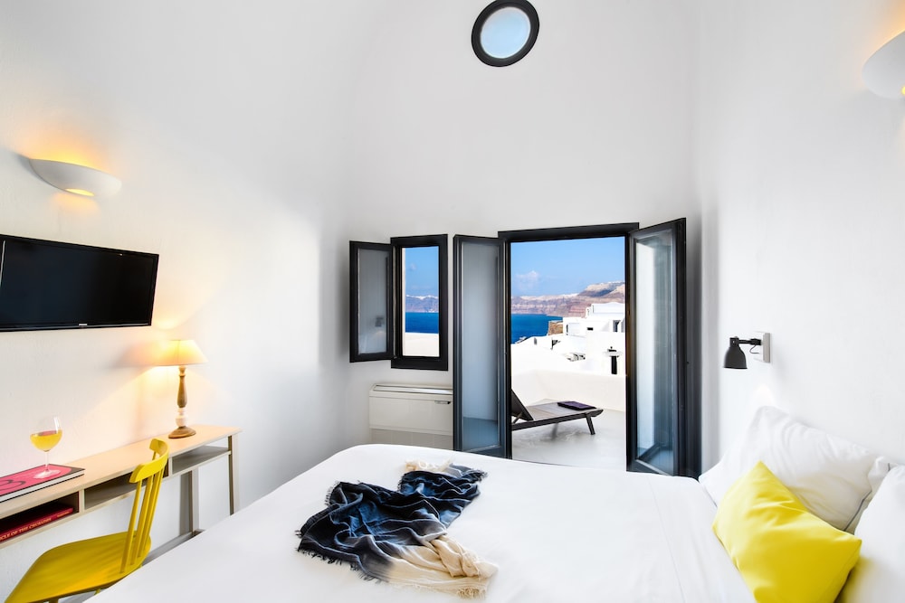 Grand Ambassador Santorini Hotel — Hotel rooms in Akrotiri, South Aegean