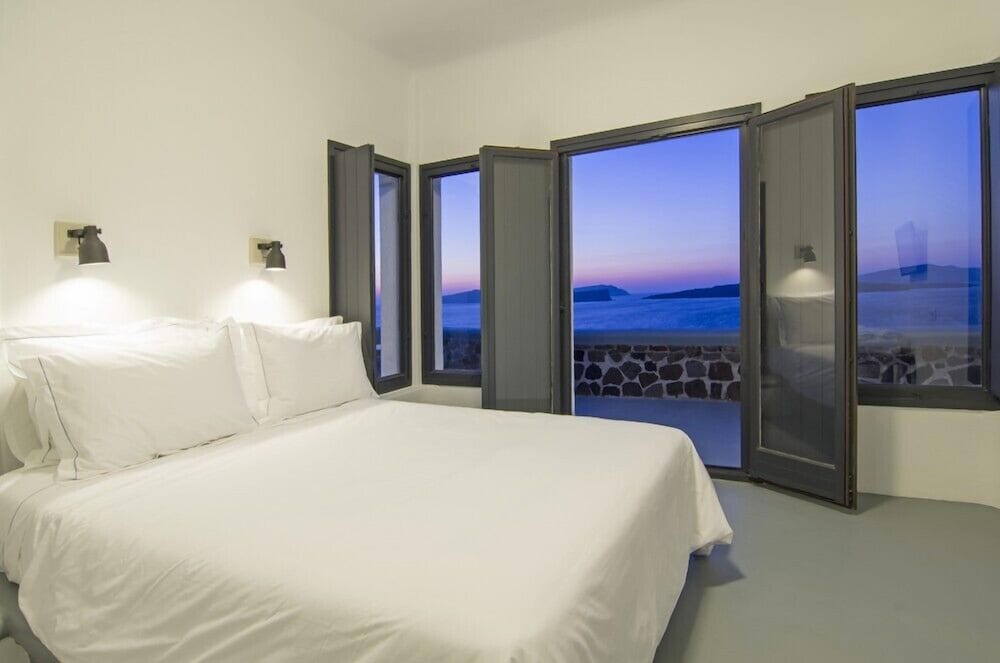 Grand Ambassador Santorini Hotel — Hotel rooms in Akrotiri, South Aegean