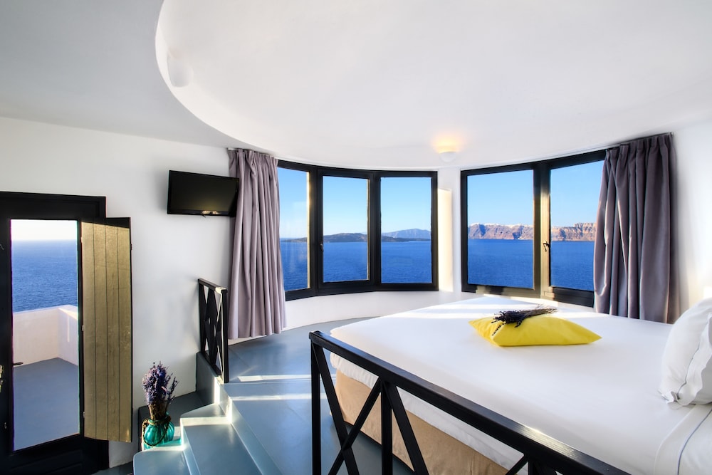 Grand Ambassador Santorini Hotel — Hotel rooms in Akrotiri, South Aegean