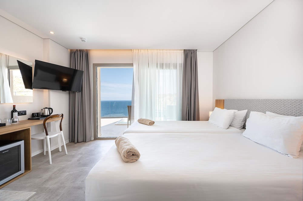 Athina Palace Resort & Spa — Hotel rooms in Lygaria