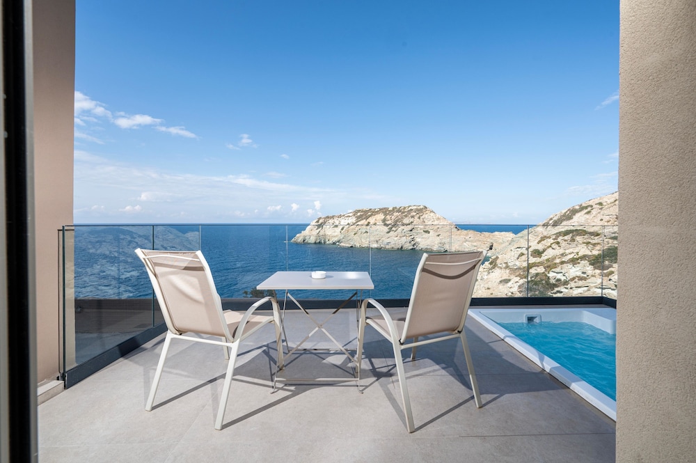 Athina Palace Resort & Spa — Swimming pool in Lygaria