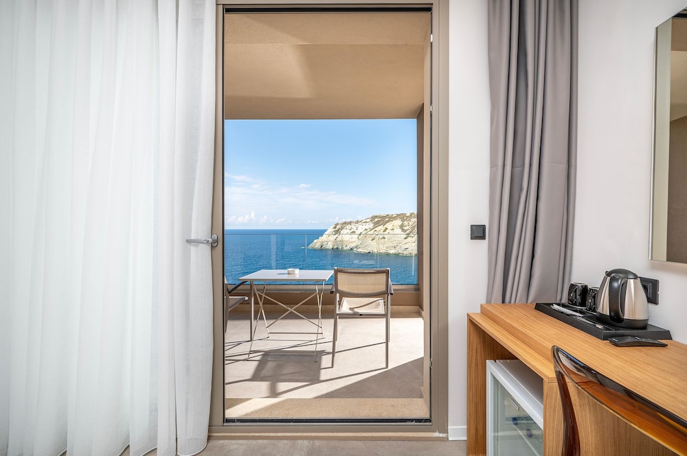Athina Palace Resort & Spa — Hotel rooms in Lygaria