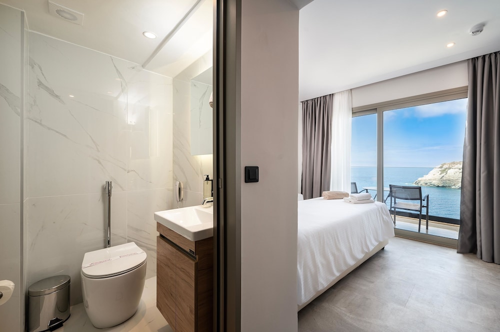 Athina Palace Resort & Spa — Hotel rooms in Lygaria