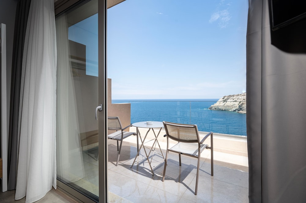 Athina Palace Resort & Spa — Hotel rooms in Lygaria