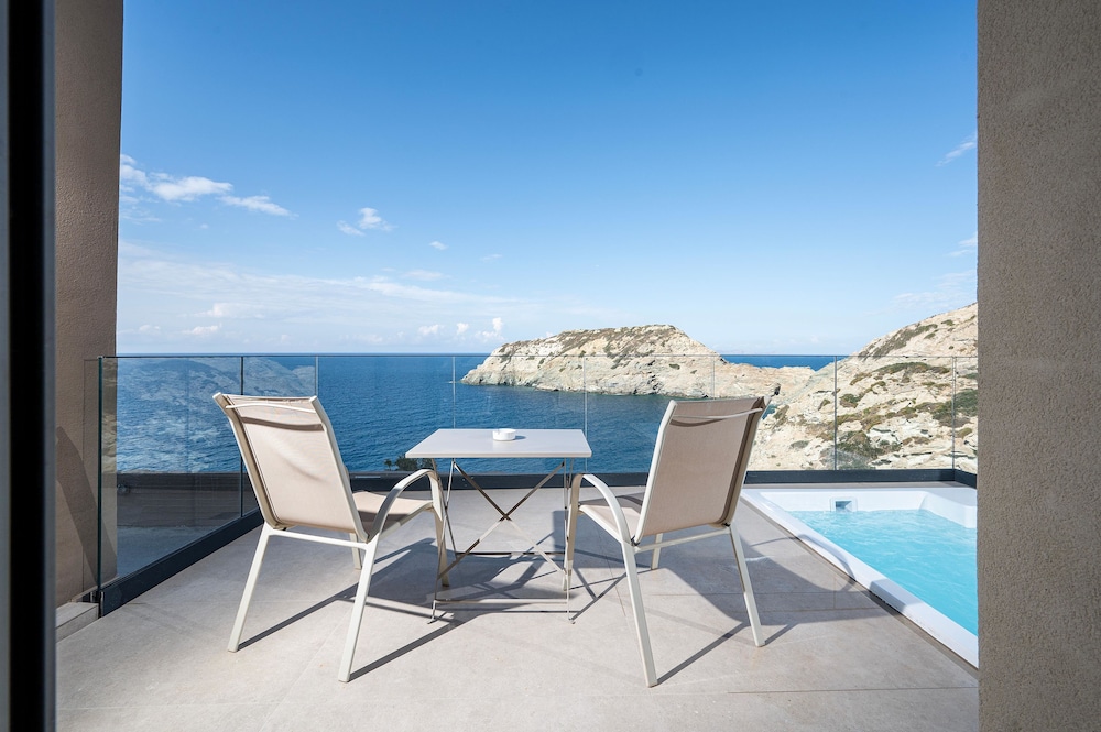 Athina Palace Resort & Spa — Swimming pool in Lygaria