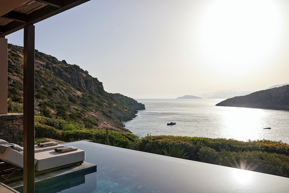 Daios Cove — Swimming pool in Ammoudara (Agios Nikolaos)