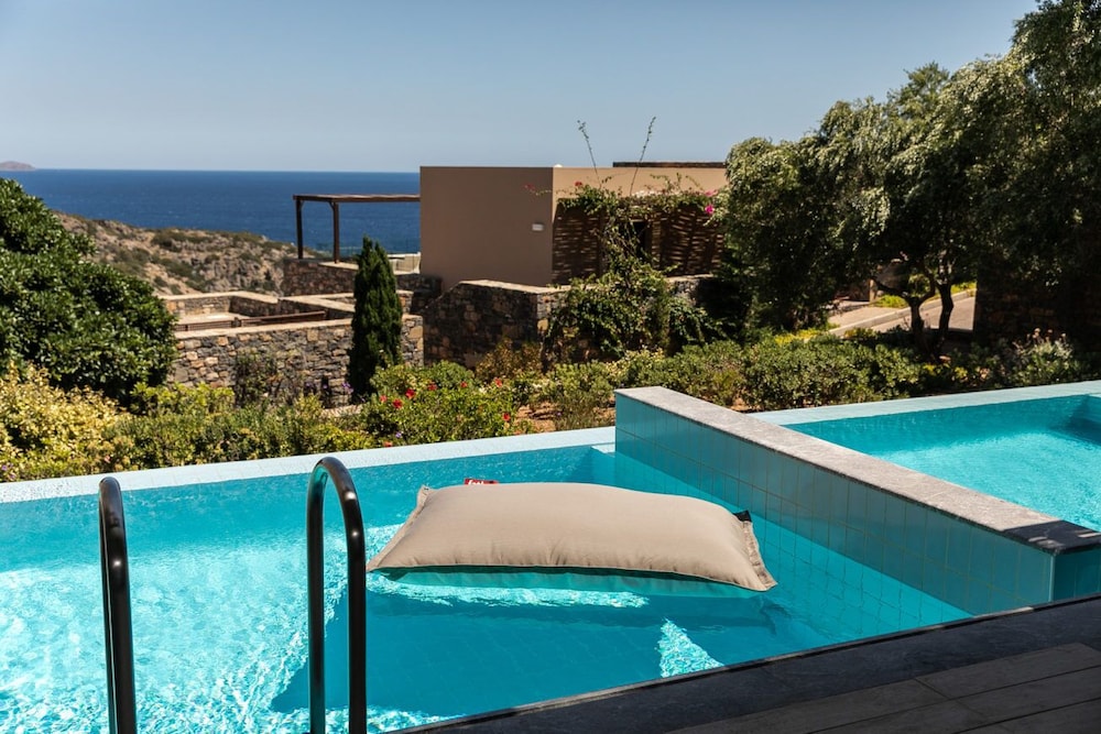 Daios Cove — Swimming pool in Ammoudara (Agios Nikolaos)
