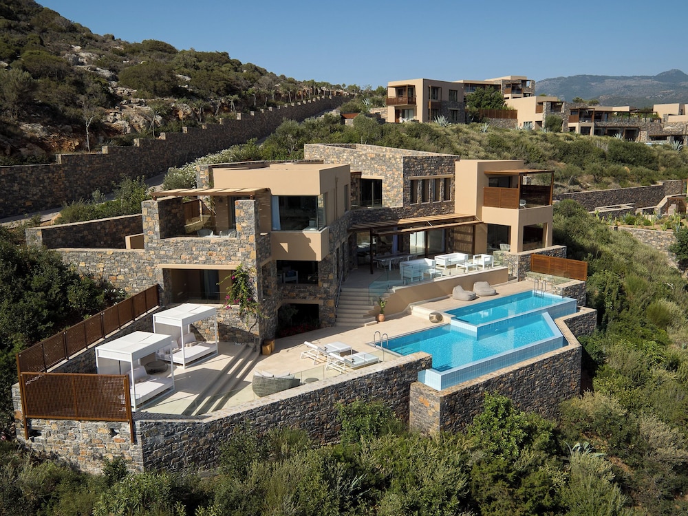 Daios Cove — Hotel building in Ammoudara (Agios Nikolaos)