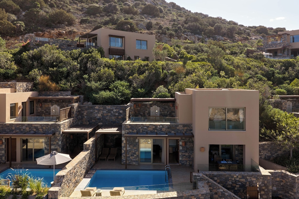 Daios Cove — Hotel building in Ammoudara (Agios Nikolaos)