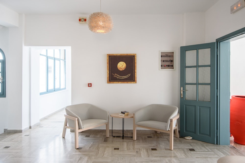 Iris Boutique Hotel — Hotel building in Kamari, South Aegean