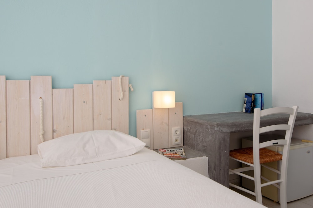 Iris Boutique Hotel — Hotel rooms in Kamari, South Aegean