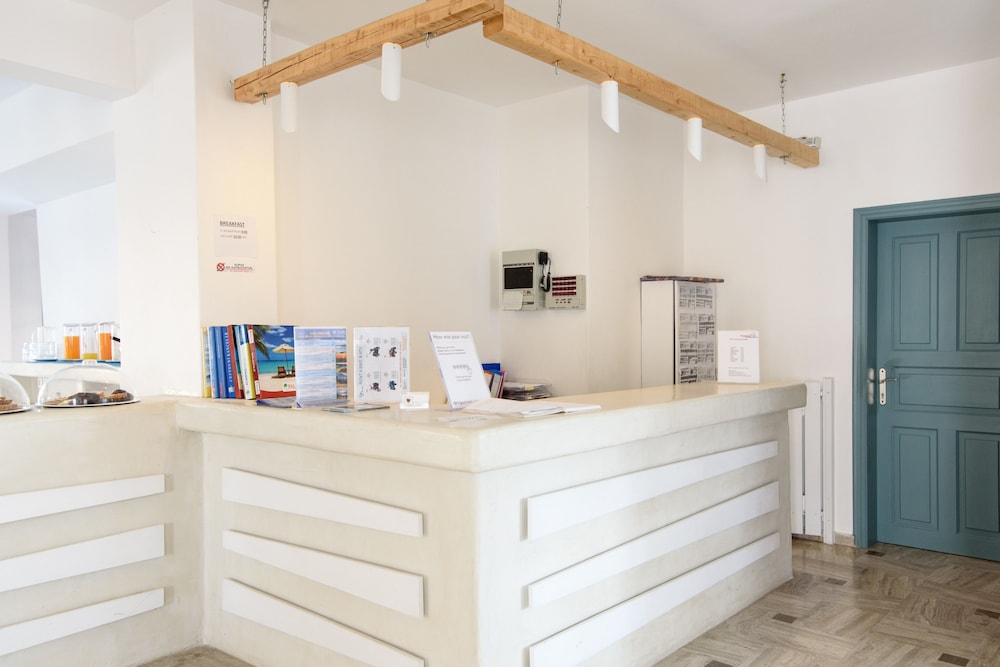 Iris Boutique Hotel — Hotel building in Kamari, South Aegean