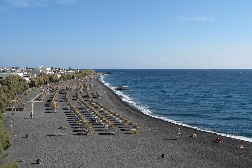 Iris Boutique Hotel — Beach in Kamari, South Aegean