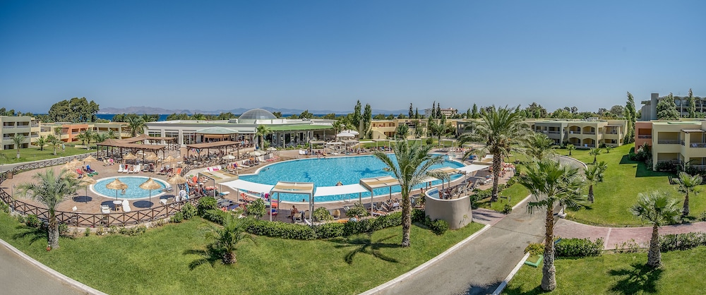 Kipriotis Maris Suites by Anayia All Inclusive Resorts — Swimming pool in Psalidi, South Aegean