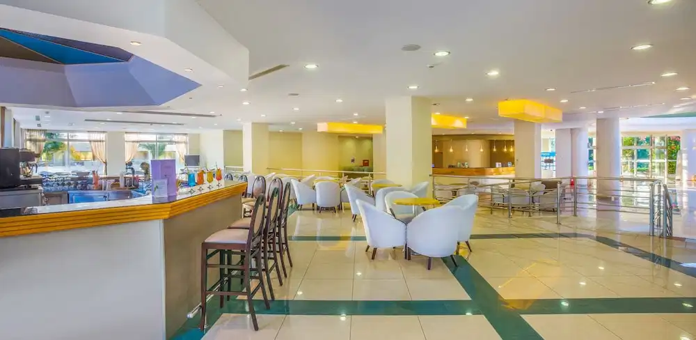 Kipriotis Maris Suites by Anayia All Inclusive Resorts — Restaurant & bars in Psalidi, South Aegean
