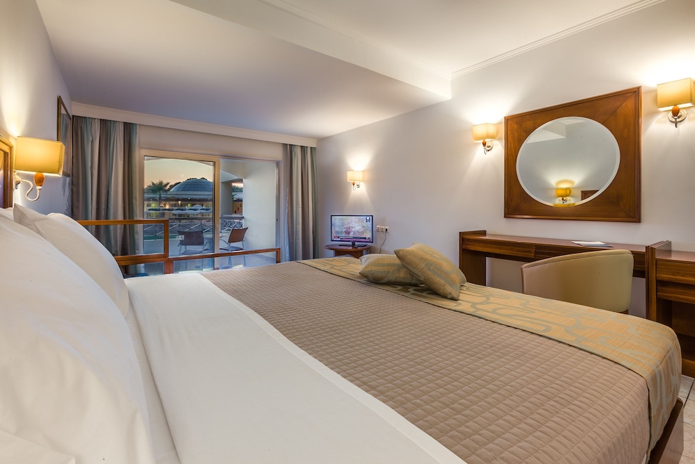 Kipriotis Maris Suites by Anayia All Inclusive Resorts — Hotel rooms in Psalidi, South Aegean
